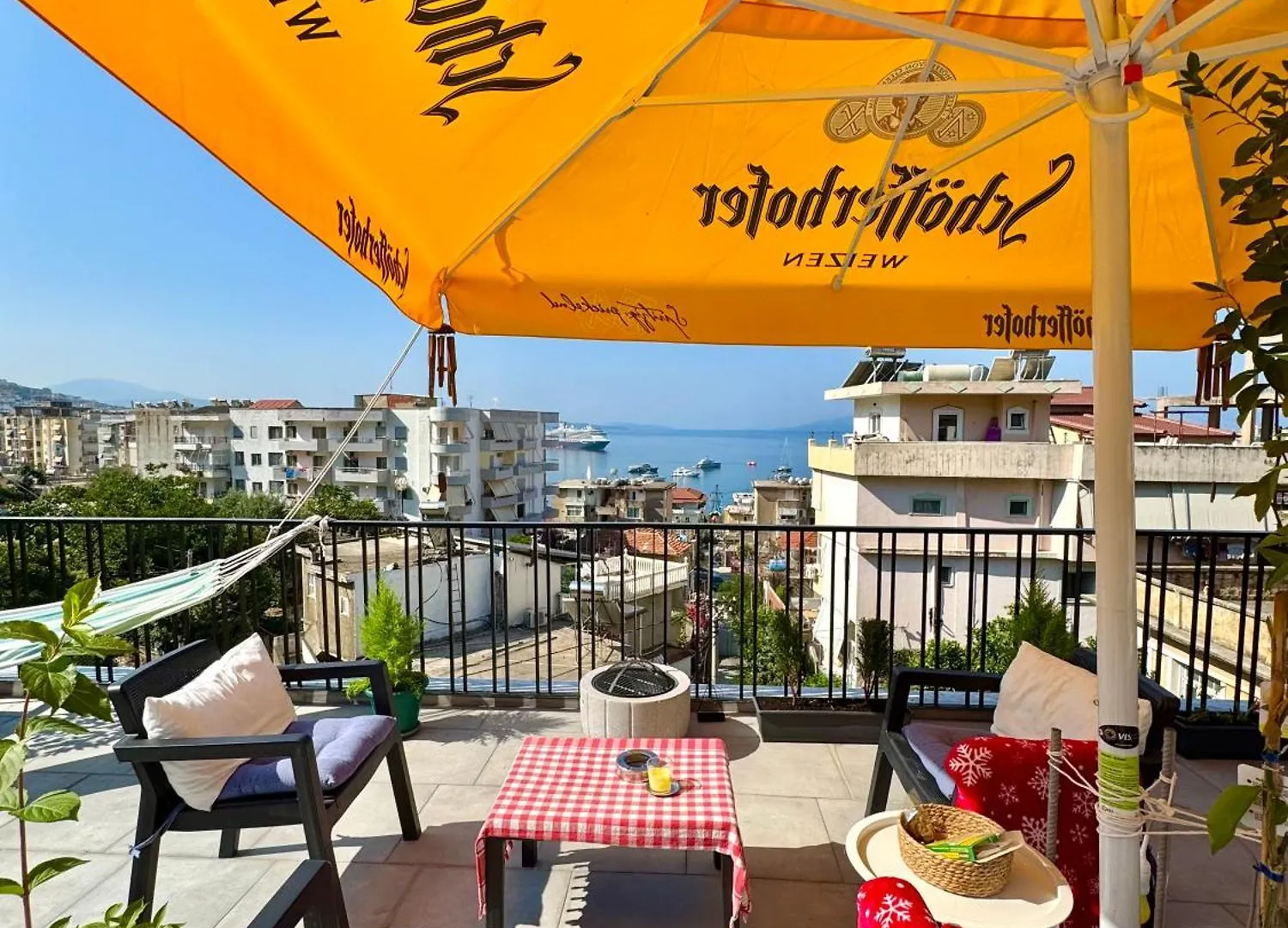 Vila 51 Sunny Deluxe Apartment Sarande